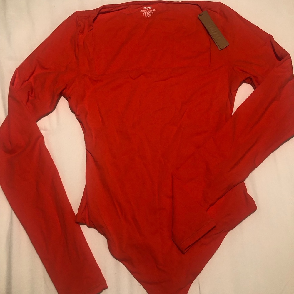 SKIMS FITS EVERYBODY SQUARE NECK BODYSUIT